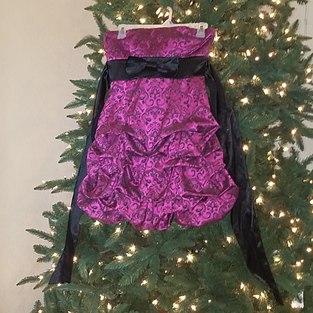 Junior size 7 ruby rox ruffled formal dress